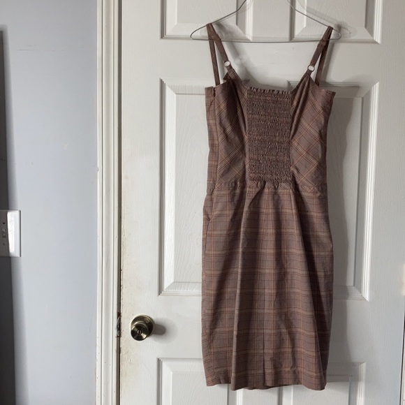 BCBG Girls rouched back midi padded bra brown tan career plad plaid dress size 8 - Picture 6 of 17